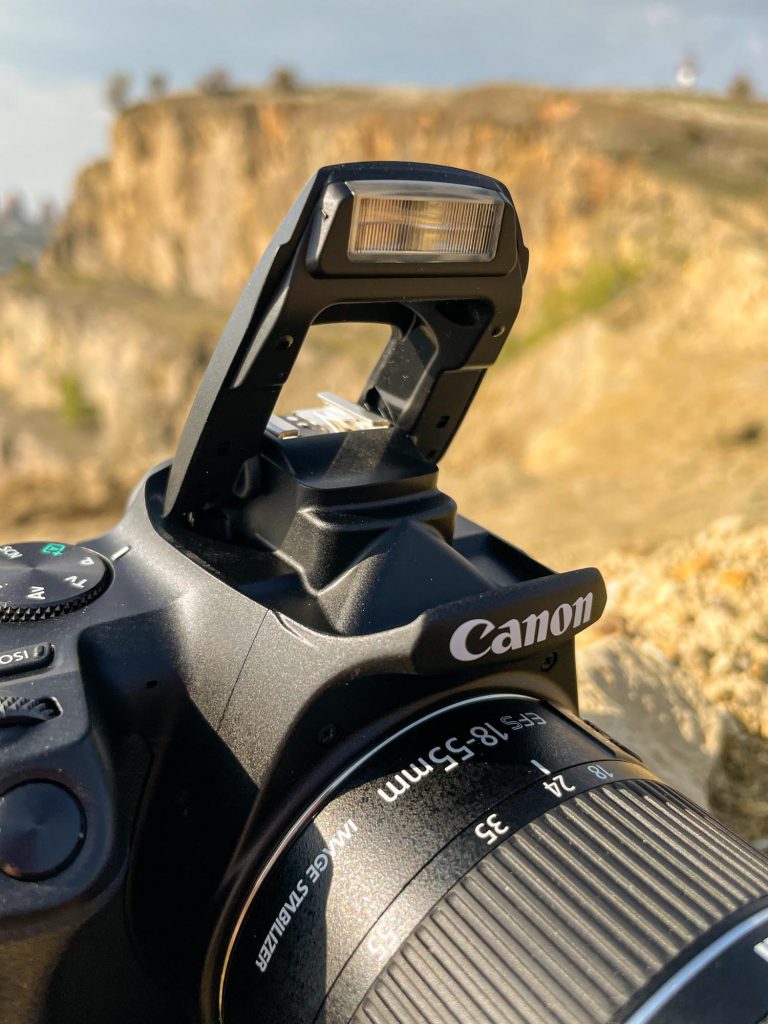 Canon-250D-5
