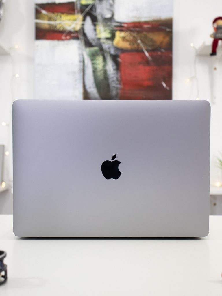 MacBook-13-Pro-M1-2020-03