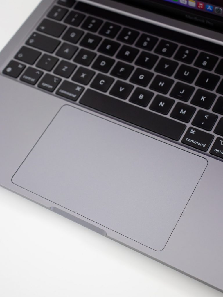 MacBook-13-Pro-M1-2020-08